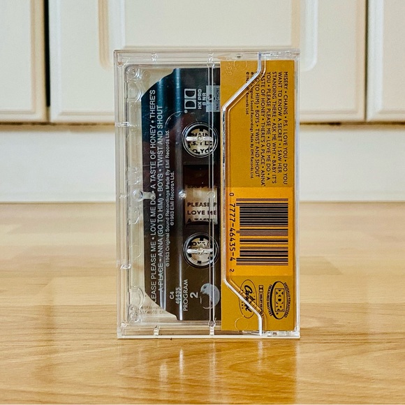 THE BEATLES Cassette Tape - Picture 2 of 6